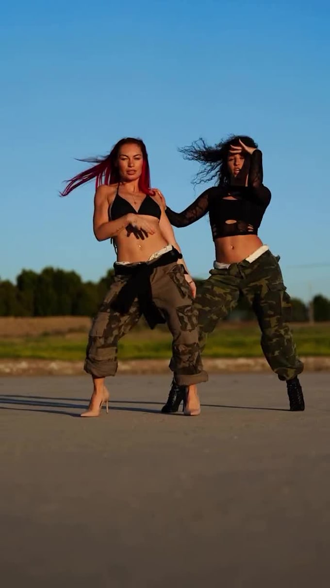 do tik tok group dance, afrobeat afro dance hiphop dance to your music