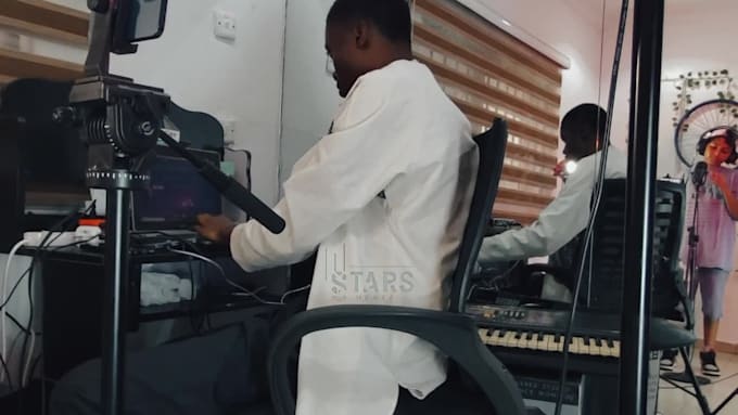 produce an exclusive afrobeat, afropop and trap beats in 24hrs
