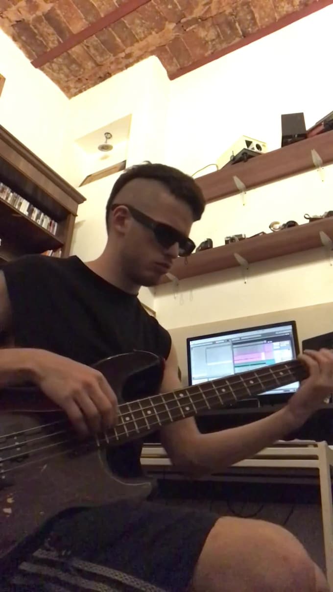 record a professional bass track for you