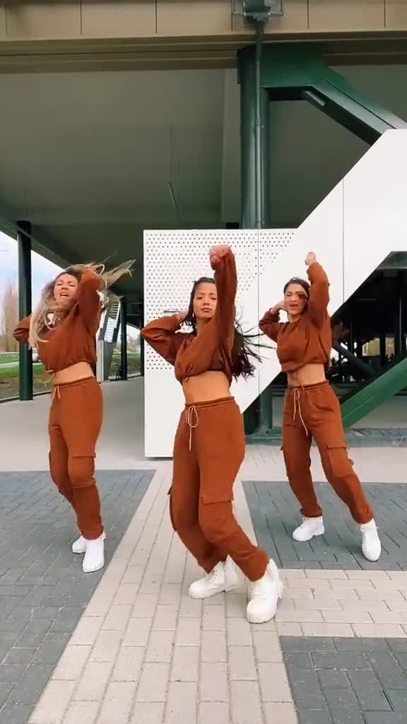 do tik tok dance, shuffle dance, afro dance video, group dance