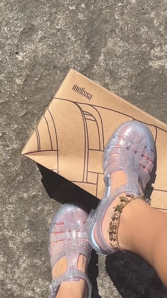 create a ugc fashion video for your clothing or accessories