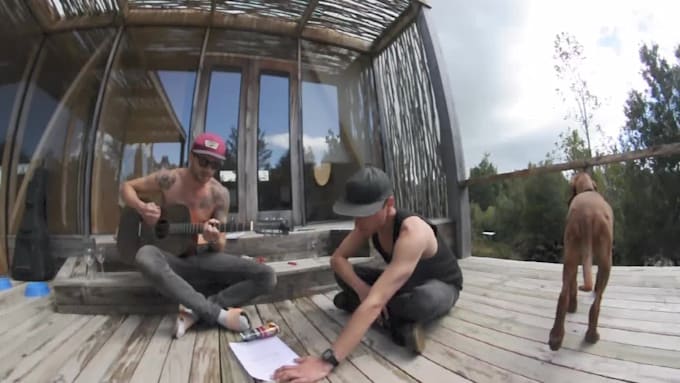 deliver the perfect acoustic guitar track
