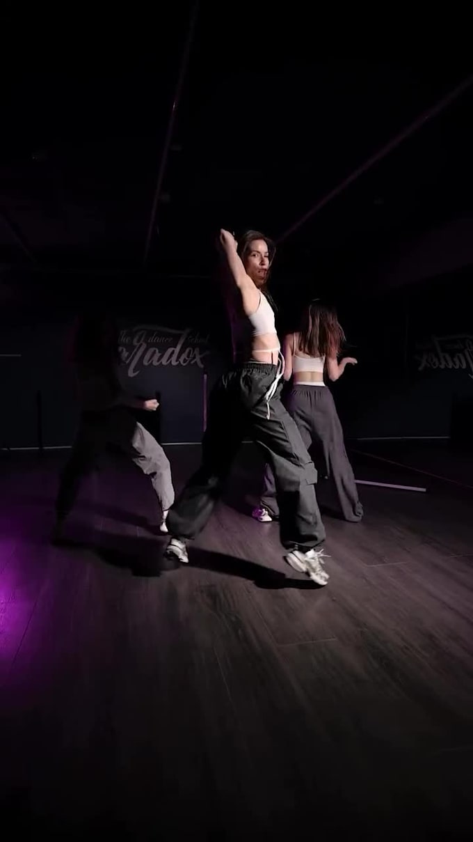 do afro trending dance video, tiktok dance, group dance, twerk, hip hop dance