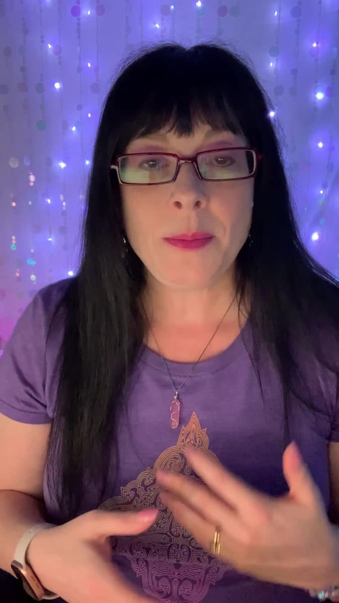 give you a detailed tarot reading with clear answers