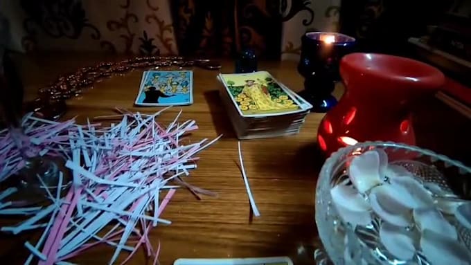 do tarot readings and astrological consultations for you