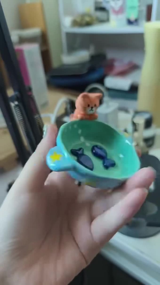 create custom pet portrait ceramics, mug, bowl, figurine