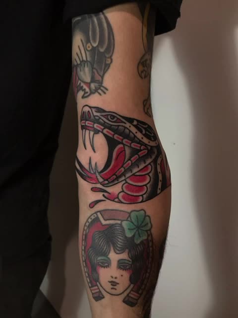 create amazing traditional or old school tattoo style design