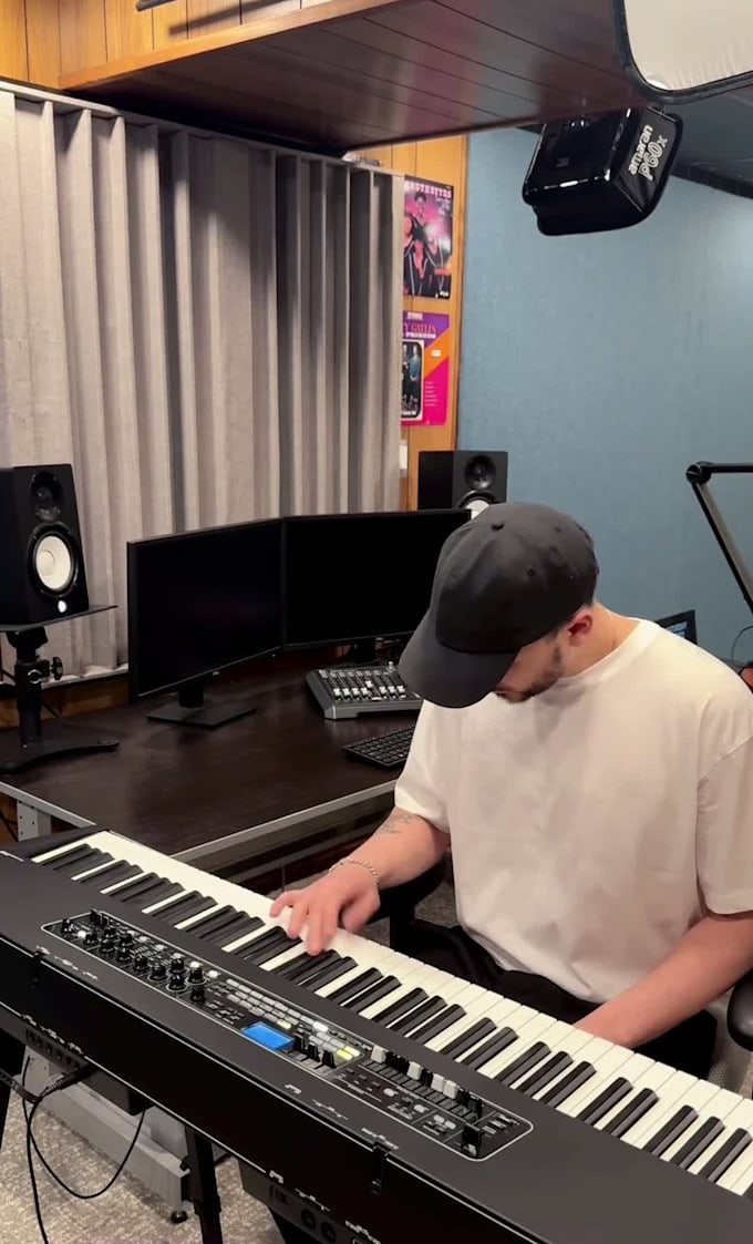 record piano and keyboards for your track