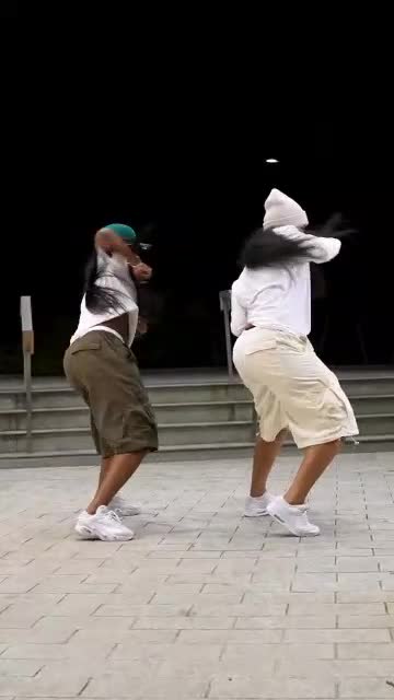 do viral tiktok dance video, group dance challenge, tik tok choreography dancer