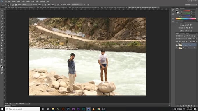 professionally remove objects or people from your photos