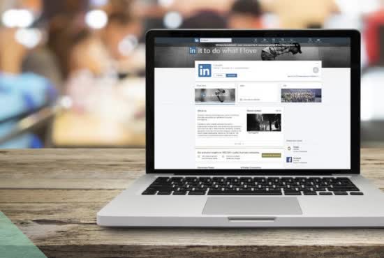 provide eye catching resumes and revamps linkedin profile