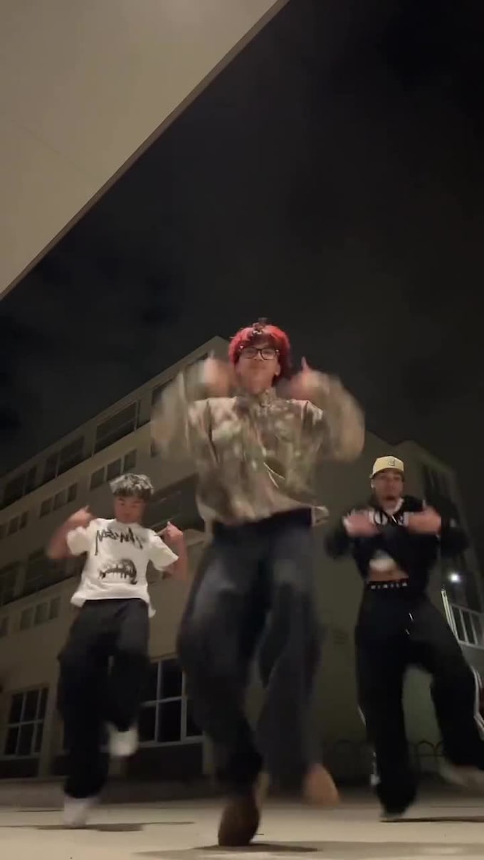 make dance video with two dancers on your music