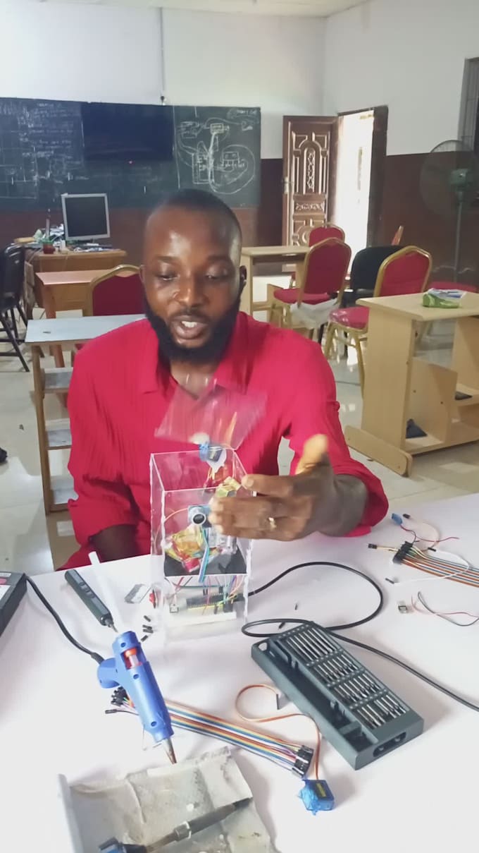 tutor kids and beginners in coding and robotics