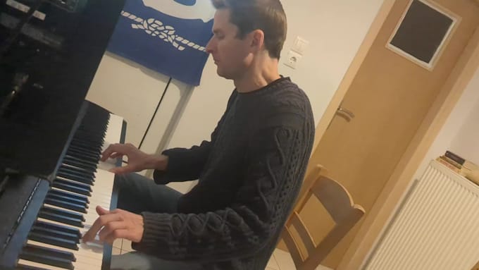 record professional keyboard and piano tracks for your song