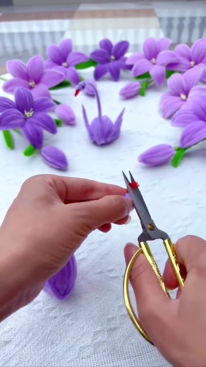 craft unique pipe cleaner art and custom handmade sculptures for any occasion