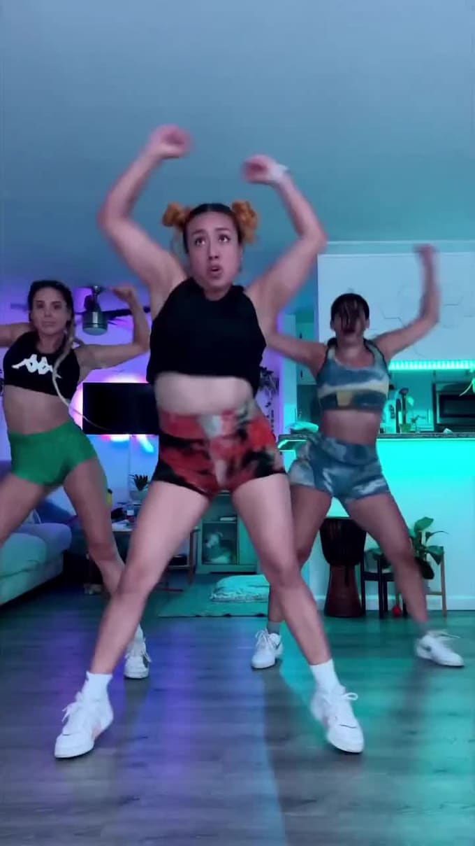 do tik tok dance video, group dance video, shuffle dance, choreography dance