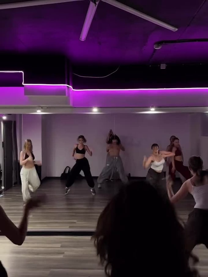 create trending afrobeat hip hop and twerk dance performance