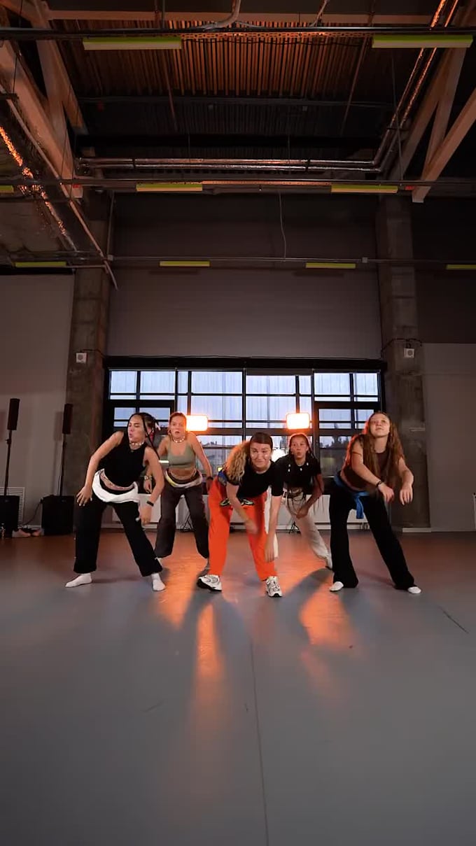 do dance video, twerk dance, shuffle dance, afro dance, group