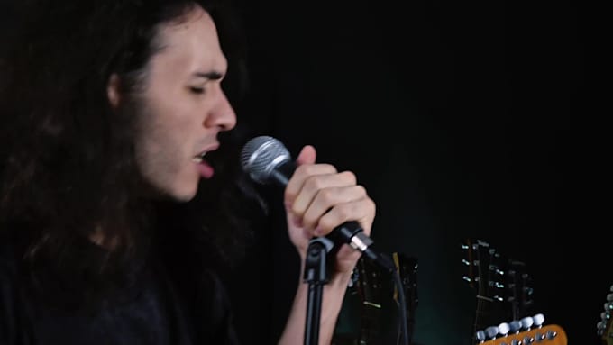 your male vocalist for rock in spanish