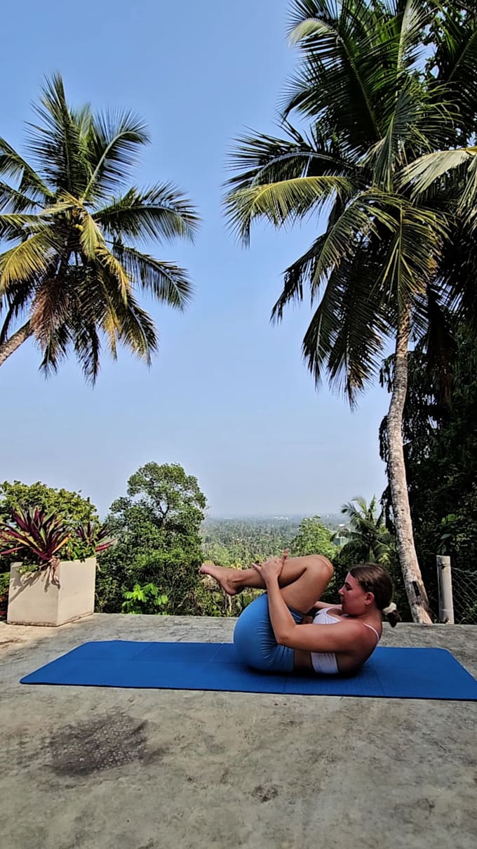 guide you through a personalized muscle flow pilates session