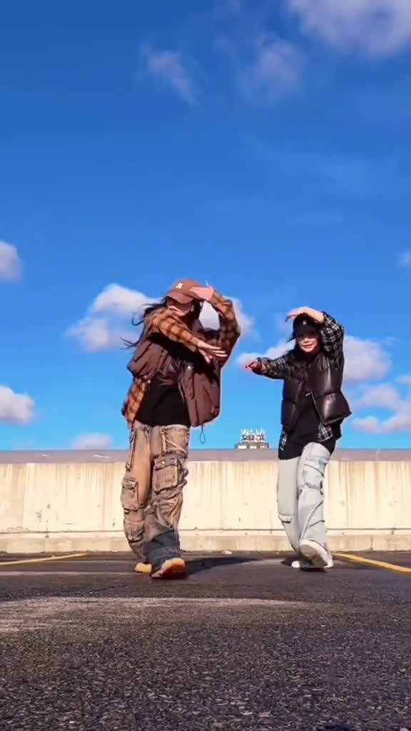 do dance video, twerk dance, shuffle, tiktok video to your songs