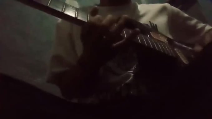 teach you basic chords and simple chord tricks