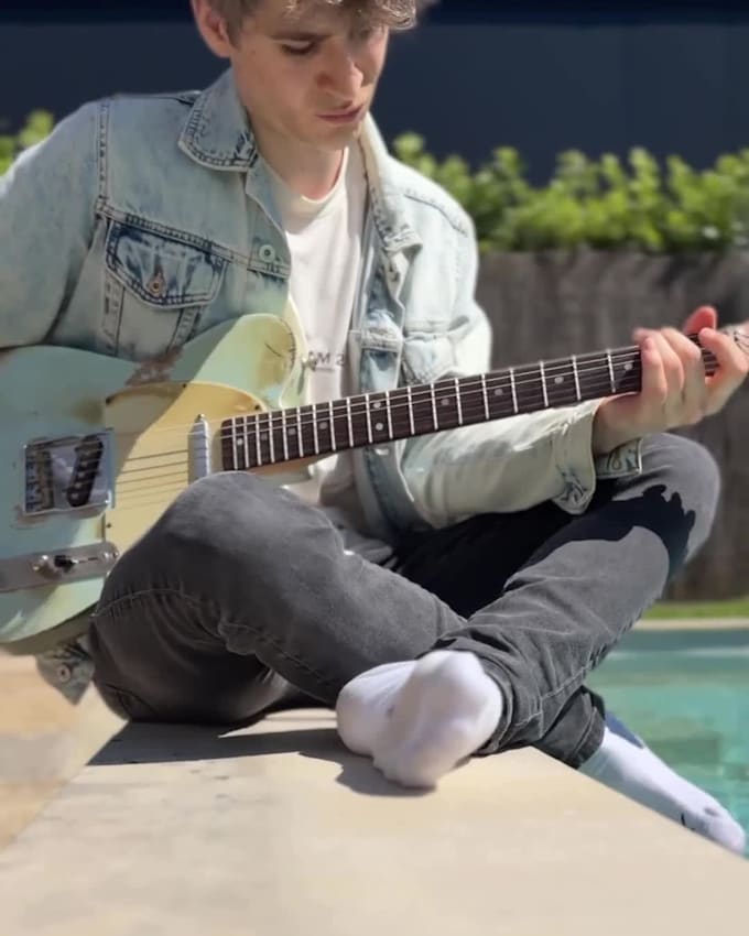 teach you bebop, neo soul and rock on guitar