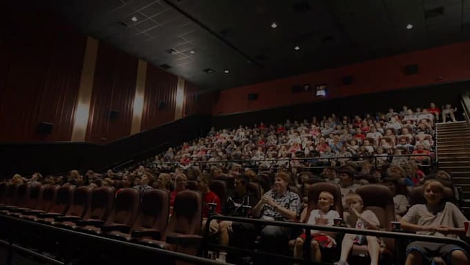 create realistic crowd replication multiplication vfx for stadiums films events