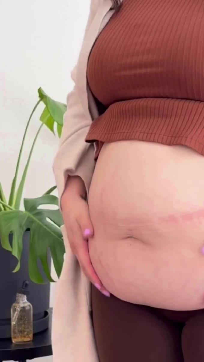 pregnant ugc millenial mom