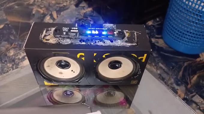 make 3d design of mini speakers and amplifier with pcb