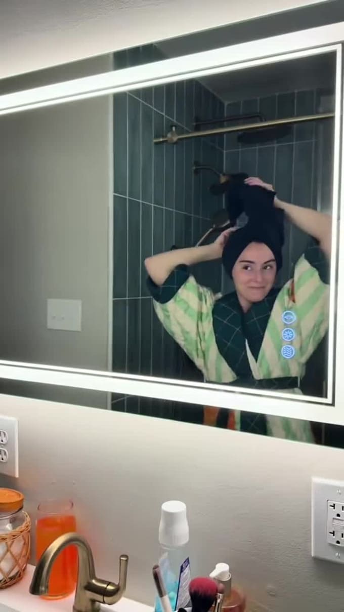 be your young american female ugc creator