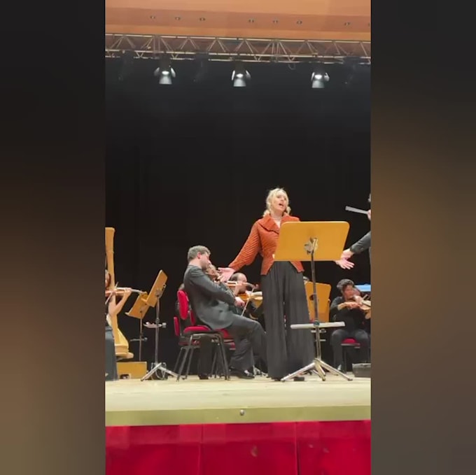be your italian opera and classical soprano singer