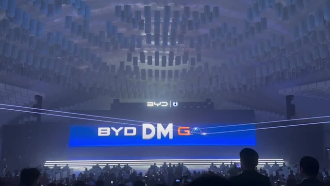 do stunning 3 hours vj loop, dj visual, led screen and event video