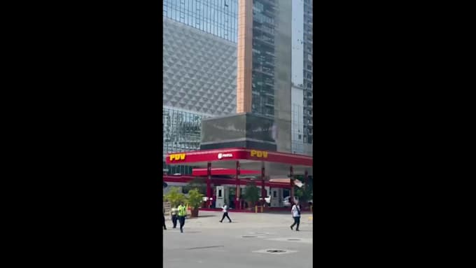 create a stunning 3d anamorphic billboard animation