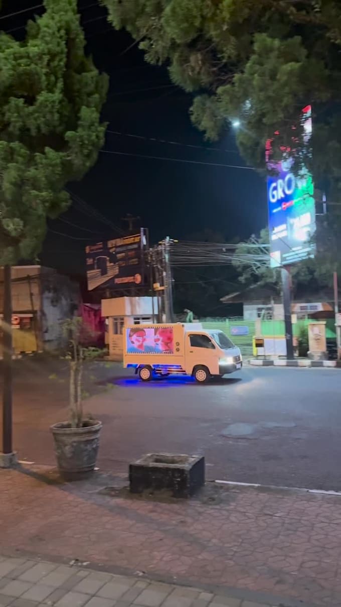 do cinematic birthday videos with led screen car