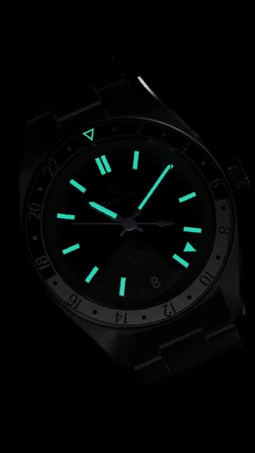 create 3d watch animation for ads that stop scrolling viewers