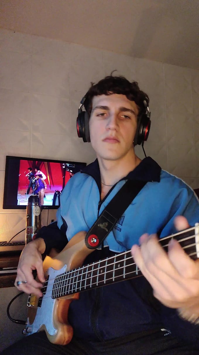 be your pro session bass player