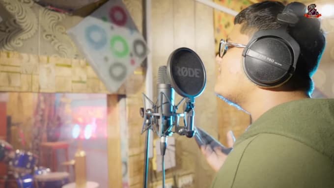 create custom song, lyrics and composition for you