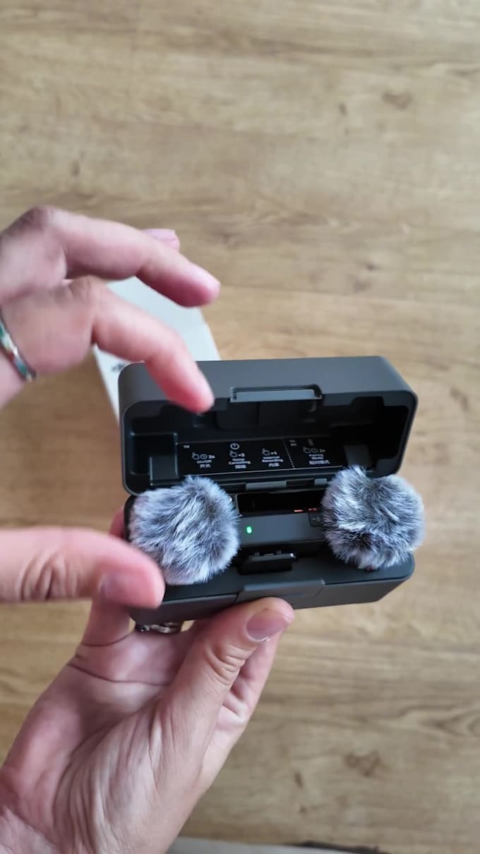 create tech unboxing ugc videos in spanish