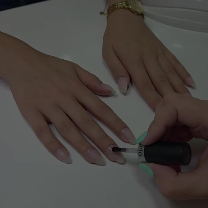 be your professional hand model and ugc creator