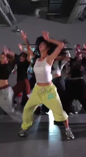 create music video dance, tik tok dance, twerk dance, and choreography