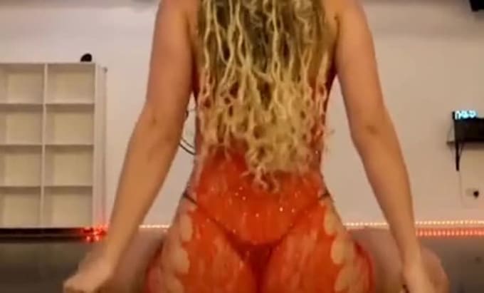 do tiktok dance excellent twerk dance, afro dance, shuffle dance group dance