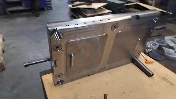 design plastic injection molds and dfm optimized parts