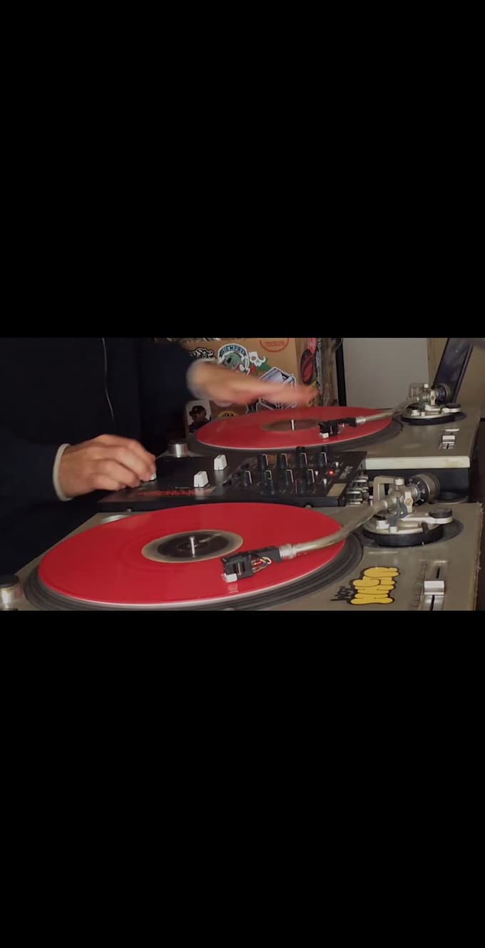 teach you djing mixing scratching and beatjuggling