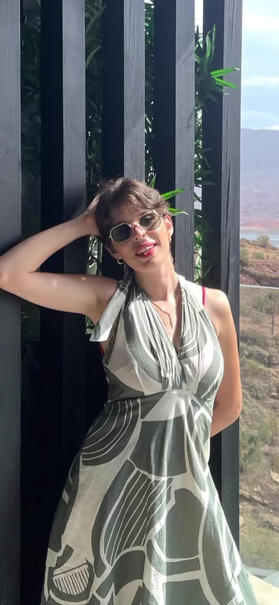 record a natural female voice over in arabic darija french and english