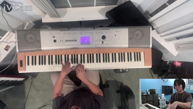 help you learn piano fast with easy chord based lessons