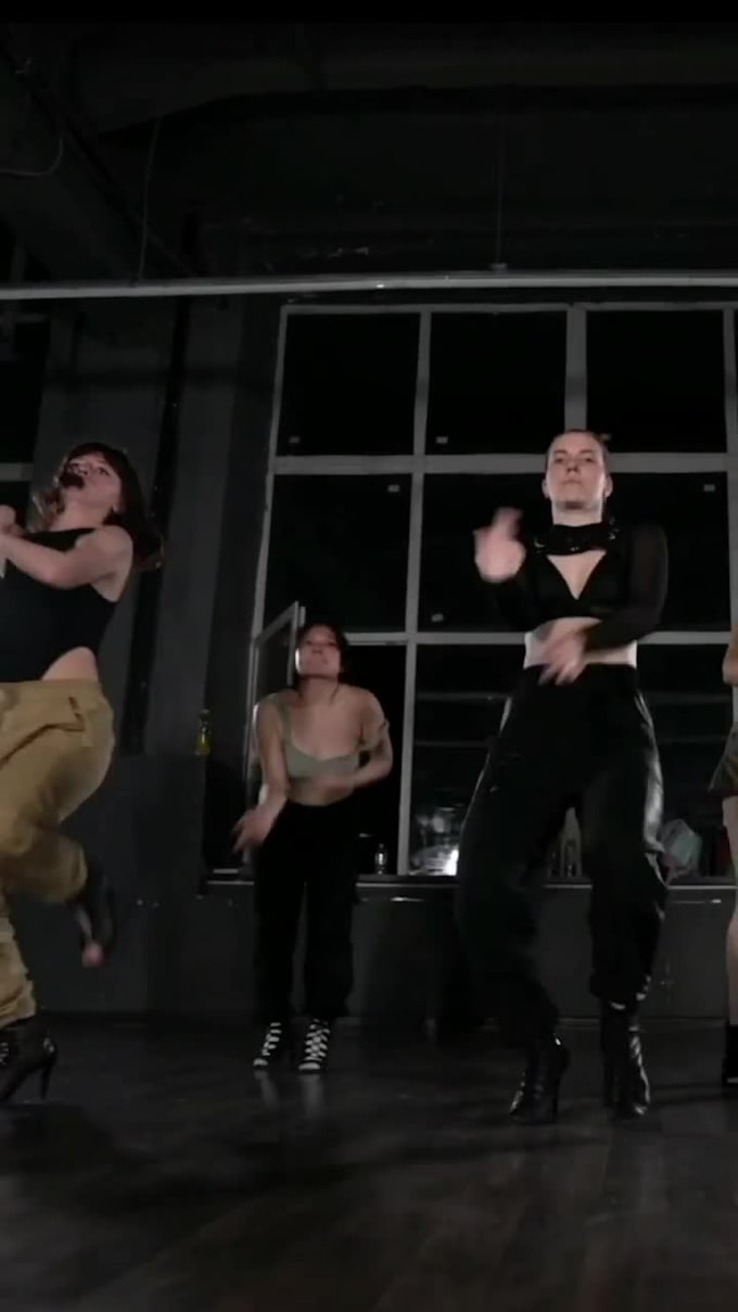 do tik tok dance, group dance, twerk dance, afro dance, shuffle dance to songs