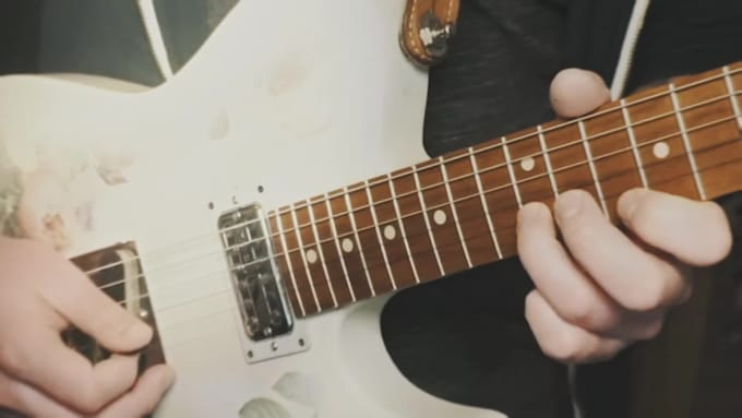 record ambient electric guitar tracks