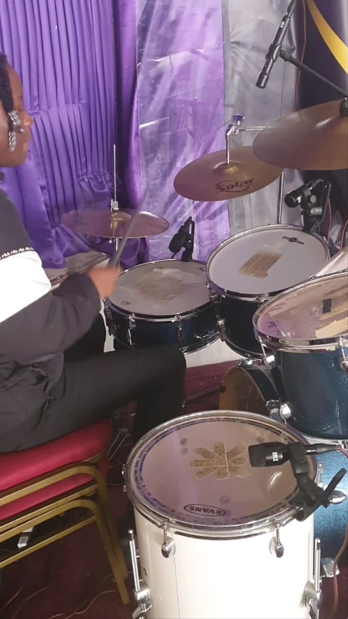 teach you how to drum makossa african style