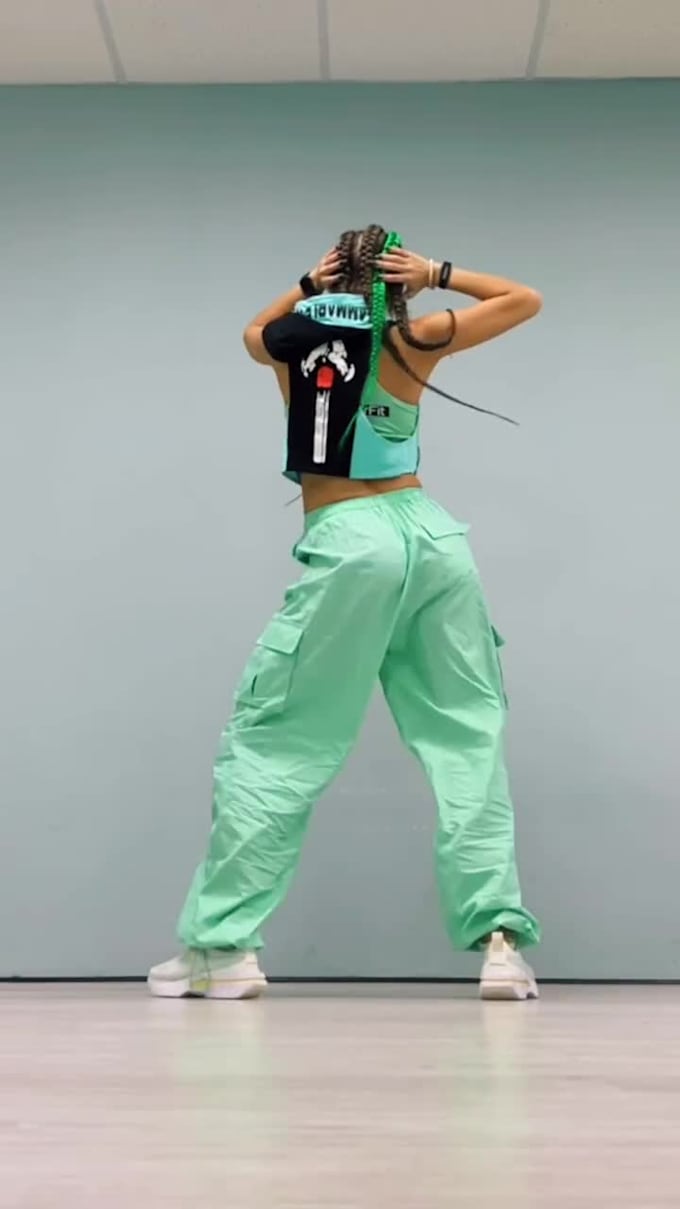 do tiktok dance, shuffle dance, afrobeat, hiphop dance, group dance, twerking